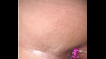 Marido fode esposa plugadinha de 4