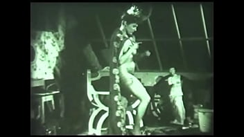 Retro musical chicks