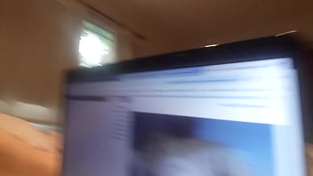 Masturbandome en mi cama