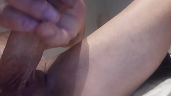 Masturbandome en mi cama