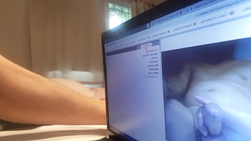 Masturbandome en mi cama