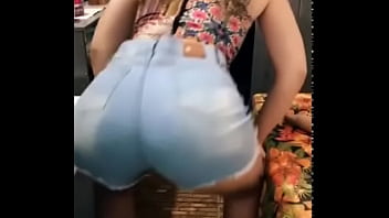 Novinha safada rebolando gostoso amadora gostosa dançando funk cheia de tesão Novinha safada rebolando gostoso amadora gostosa dançando funk cheia de tesão