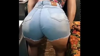 Novinha safada rebolando gostoso amadora gostosa dançando funk cheia de tesão Novinha safada rebolando gostoso amadora gostosa dançando funk cheia de tesão
