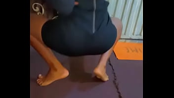 Nigerian girl bella twerking hard on blue short dress