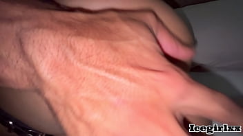 Ganhou cuzinho de presente da amiga loira safada essa puta fode muito