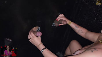 Marido leva esposa gostosa na casa de swing chegando lá ele é surpreendido e a puta escolhe 2 rolas grandes no buraco e fode no pelo e toma muito leite