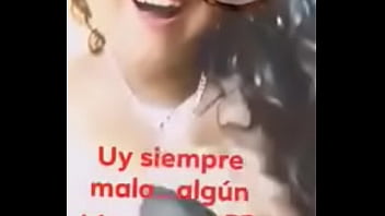 Chica muestra las testas en facebook