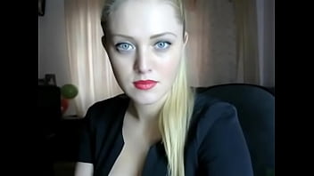 Nonton Beautiful Ukrainian Blonde From Kiev Cams With Luscious Red Lips thumbnail