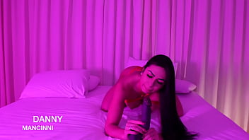 Deixa eu guiar a tua punheta e goza com a tua puta