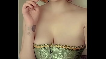 Temps pour enfiler ce corset seule a peu près une heure ça valait le coup