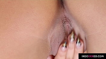 Chiara ciss pleasuring herself mastubrating with fingers