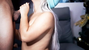 Cute colombian with a fat butt wanted a deep facial but her partner is not capable