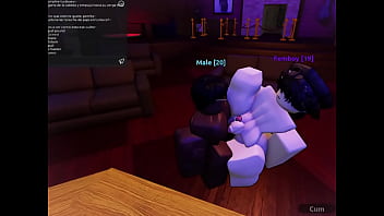 Negro se folla a lindo femboy blanco con culo gordo en roblox