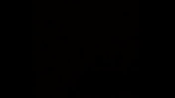 Una madura ninfómana desea a su h en secrecto y se mete el cepilo por su vagina