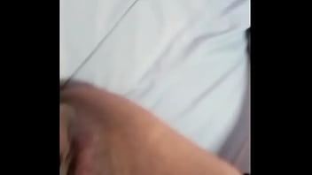 Una madura ninfómana desea a su h en secrecto y se mete el cepilo por su vagina Una madura ninfómana desea a su h en secrecto y se mete el cepilo por su vagina