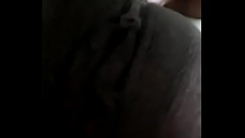 Se mete los dedos chica rica