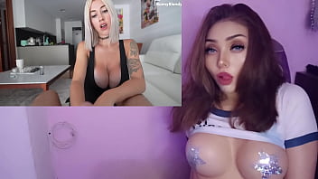 Gemelas compartiendo una misma polla