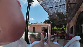 Slutty blonde turist for a porn video outdoor