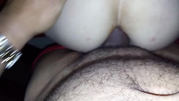 A magrela do churrasco sofreu pra dar a bundinha