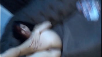 Nesse vídeo a safada goza feito louca