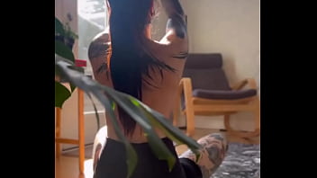 I love waking up in the morning and stretching my asshole