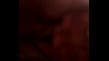 Una amiga masturbandose por la mañana