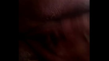 Una amiga masturbandose por la mañana