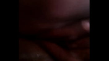 Una amiga masturbandose por la mañana