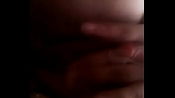 Una amiga masturbandose por la mañana