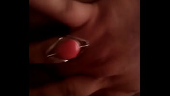 Una amiga masturbandose por la mañana