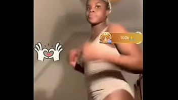 Bigo girl delebrately dance in front of camera to entertain viewers