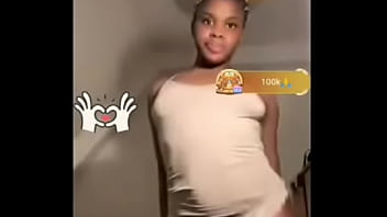 Bigo girl delebrately dance in front of camera to entertain viewers