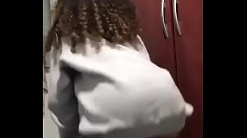 Mi amiga bailando para mi