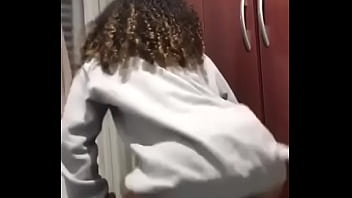 Mi amiga bailando para mi