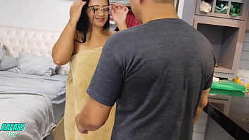 Pediu para tomar banho na casa do vizinho mas acabou tomando rola no cu