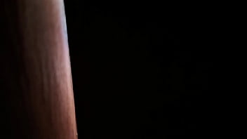 Vigilo a mi madrastra y me la follo