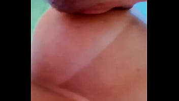 Morena linda tatuada