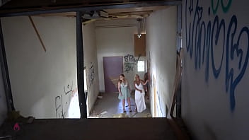 Nymphoman alarm im lost place drei schlampen dreckig von zwei schwänzen aufgerissen