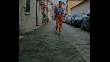 I walk around the city without panties and show my pussy to people