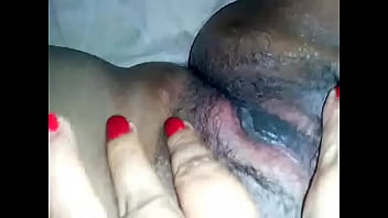 Joyera quiere que le pula el anillo