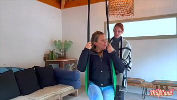 Stella et emmanuelle deux magnifiques diablesses s'adonnent au sexe à quatre