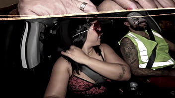 Ela voltou da festa de halloween toda arrombadinha e gozadinha