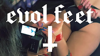 Please tie me up and suck my feet