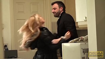 Uk milf throws fight with hung master