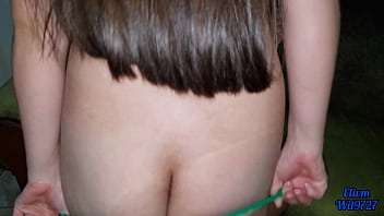 Hermanastra caliente quiere sexo