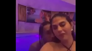 Chica teniendo sexo Chica teniendo sexo