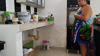 ¡bbw colombiana la puta seduce al vecino para que le chupe el culo y termina en una buena y dura follada