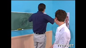 Sweet bombshell enjoying oral