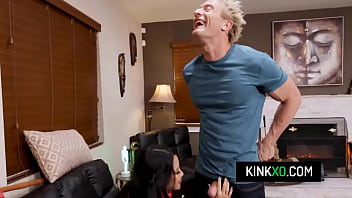 Horny babe gets her pussy nailed by a huge dick