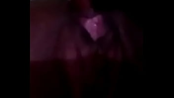 Relaxando com banana e me chamando gozando duas ve